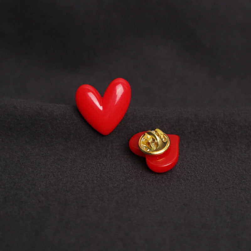 Cute Red Heart Shape Resin Brooch  for Lovers Gift Wedding Party Jewelry Brooch  Christmas New Year Gift
